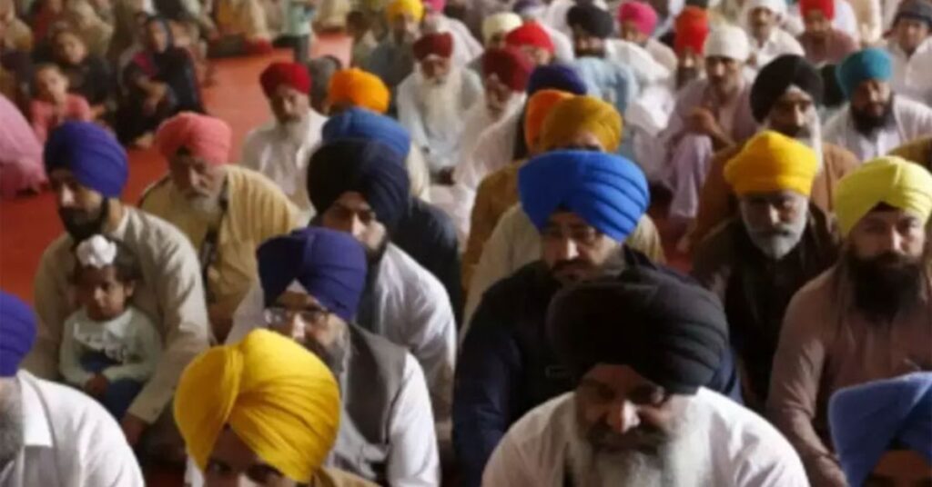 More than 500 Sikh Yatrees from India arrive in Lahore Pakistan News Today