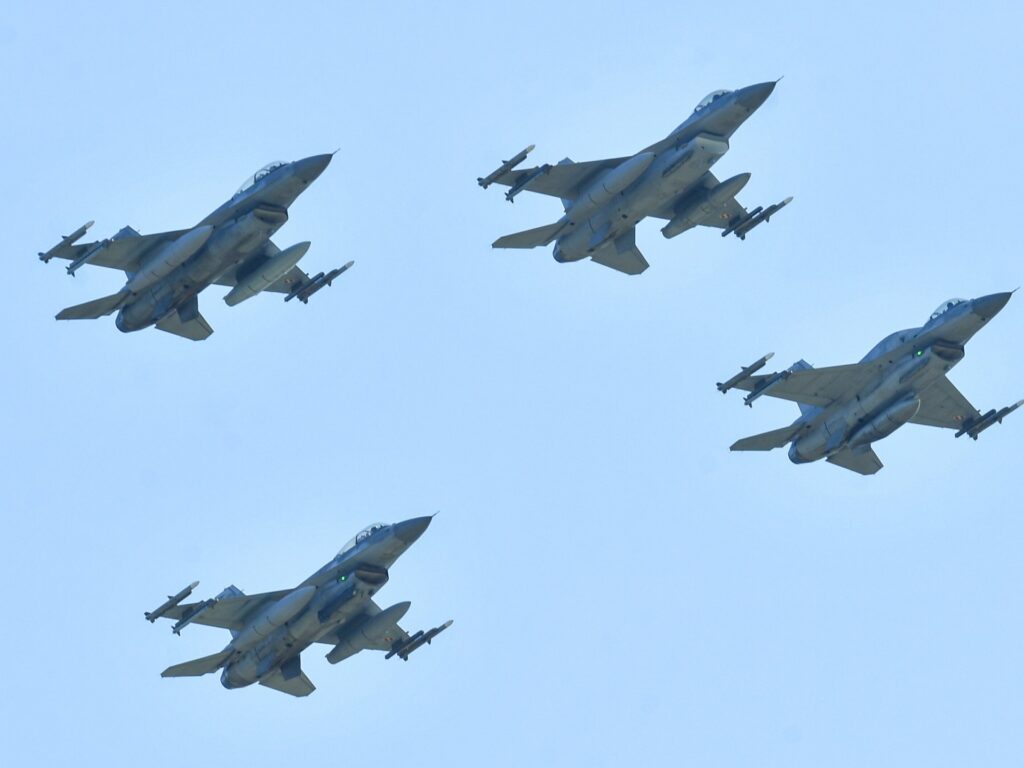 F-16 Fighter Jets Arrive in Ukraine to Strengthen Defense Against Russia | Russia-Ukraine war News