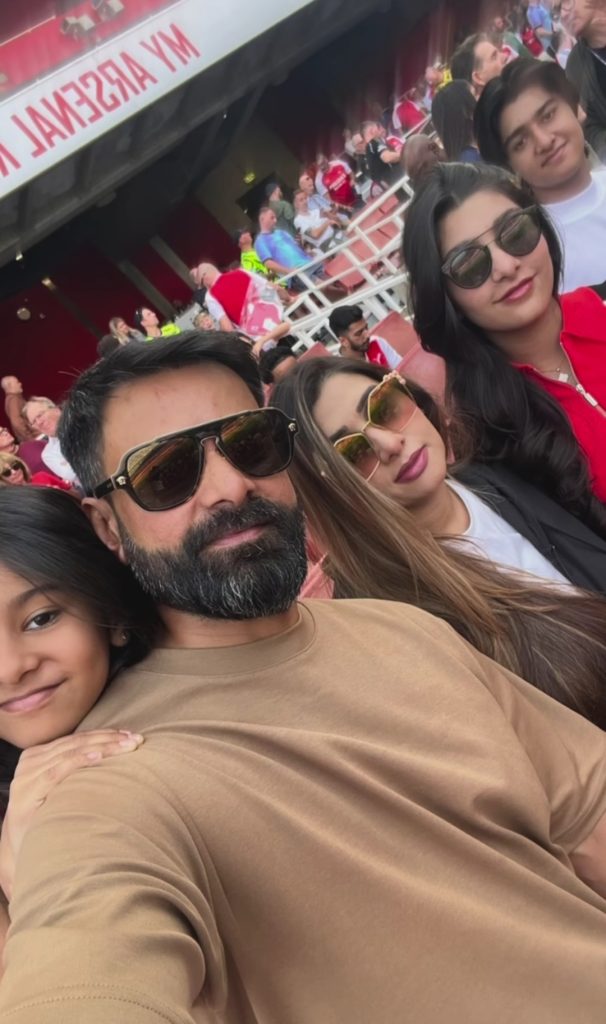 Muhammad Hafeez's New Adorable Family Pictures from UK