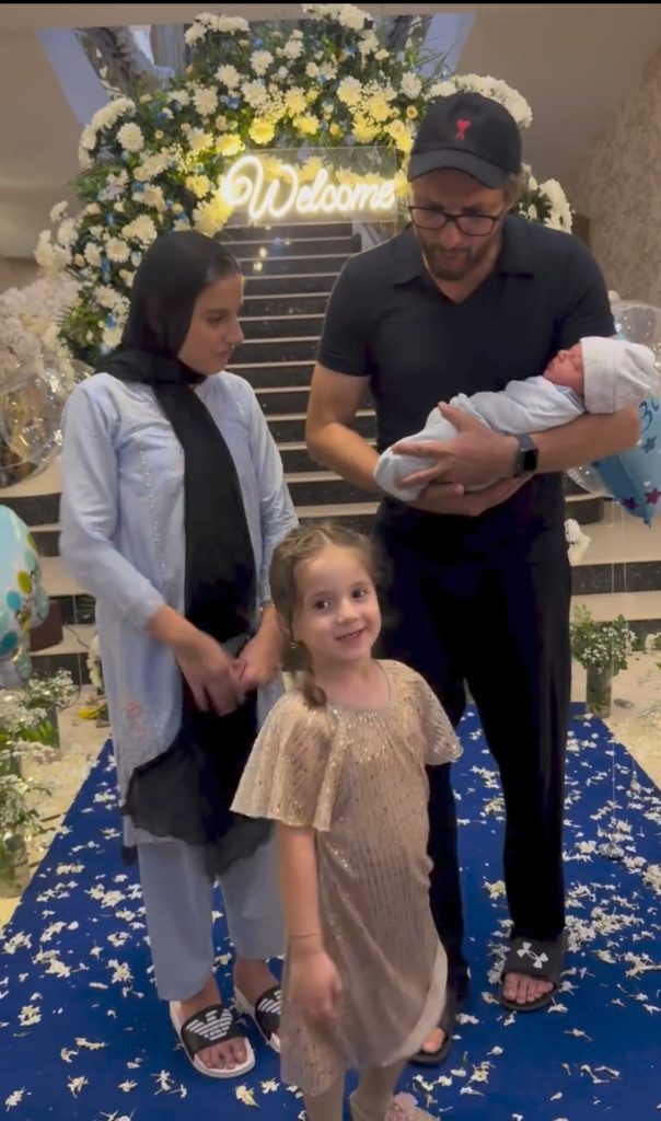 Shahid Afridi's Adorable Video with His Grandson & Daughters