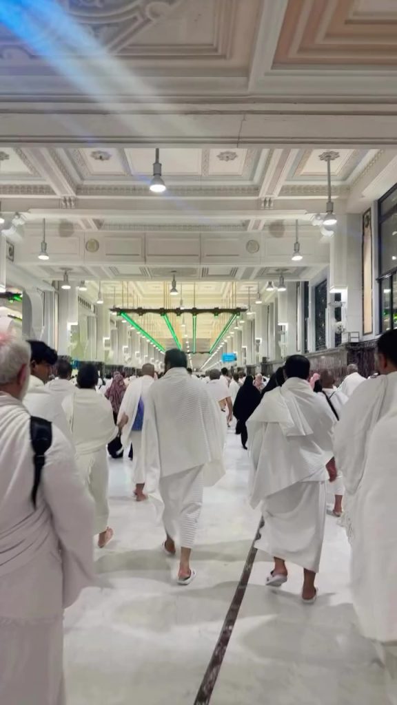 Aima Baig Shares Pictures From Her Umrah Journey