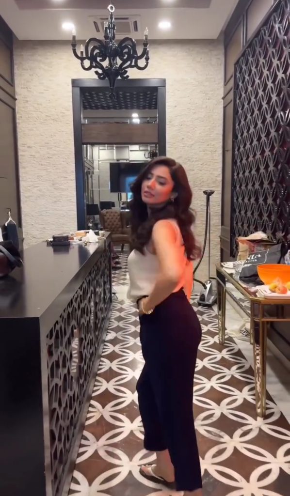 Mahira Khan's Bold Dance Moves Grabbed Public Attention