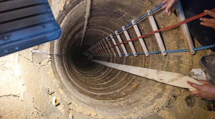 Two boys man die after falling into 120 foot deep well in Pakistan News Today