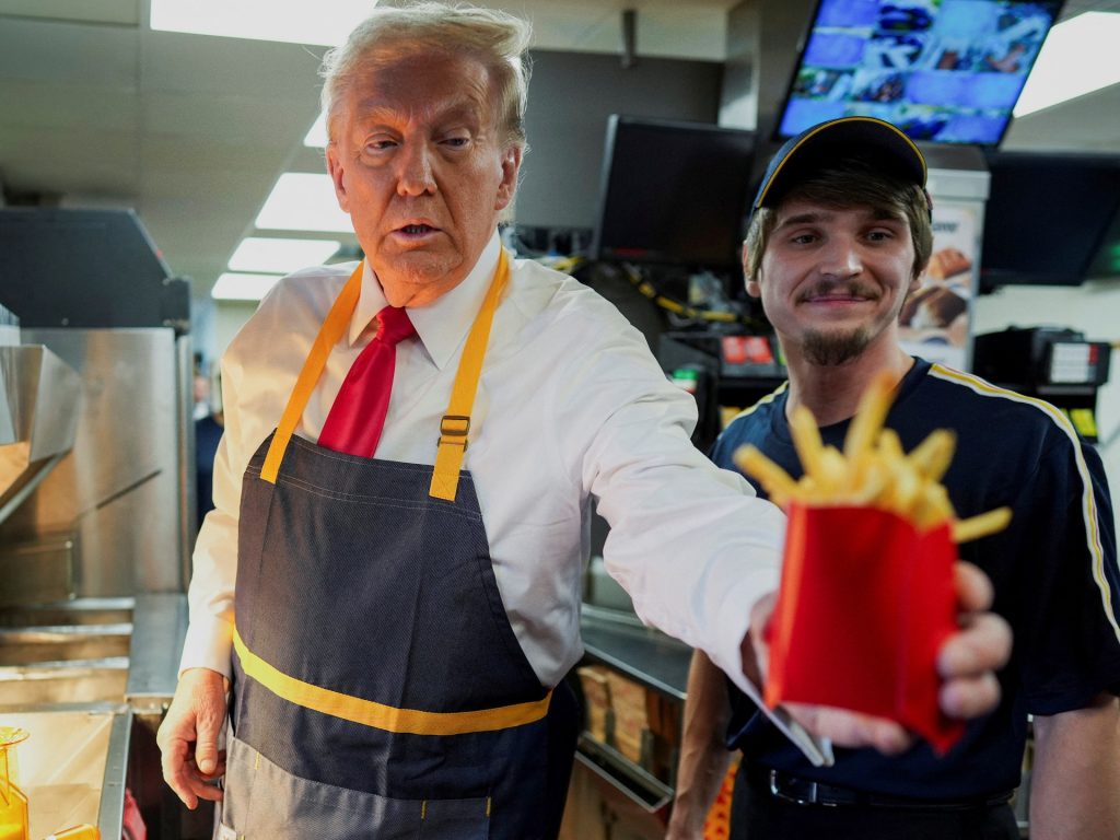 Trump visits McDonalds as Harris speaks to churchgoers in swing Pakistan News Today