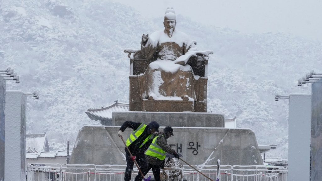 At least three dead as South Korea battles heavy snow Pakistan News Today