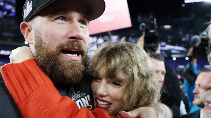 Taylor Swift gets another shocking surprise from beau Travis Kelce Pakistan News Today