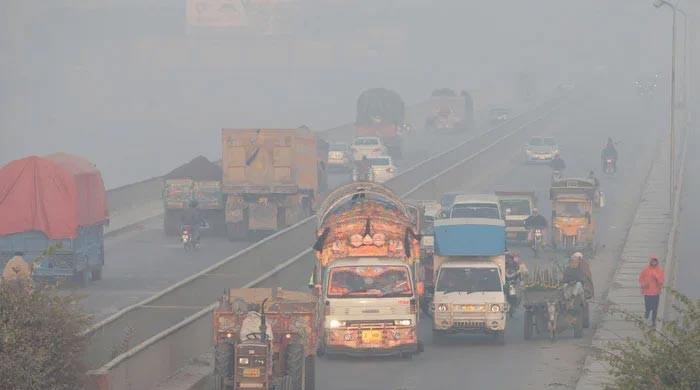 Three year old girl moves LHC over air pollution Pakistan News Today