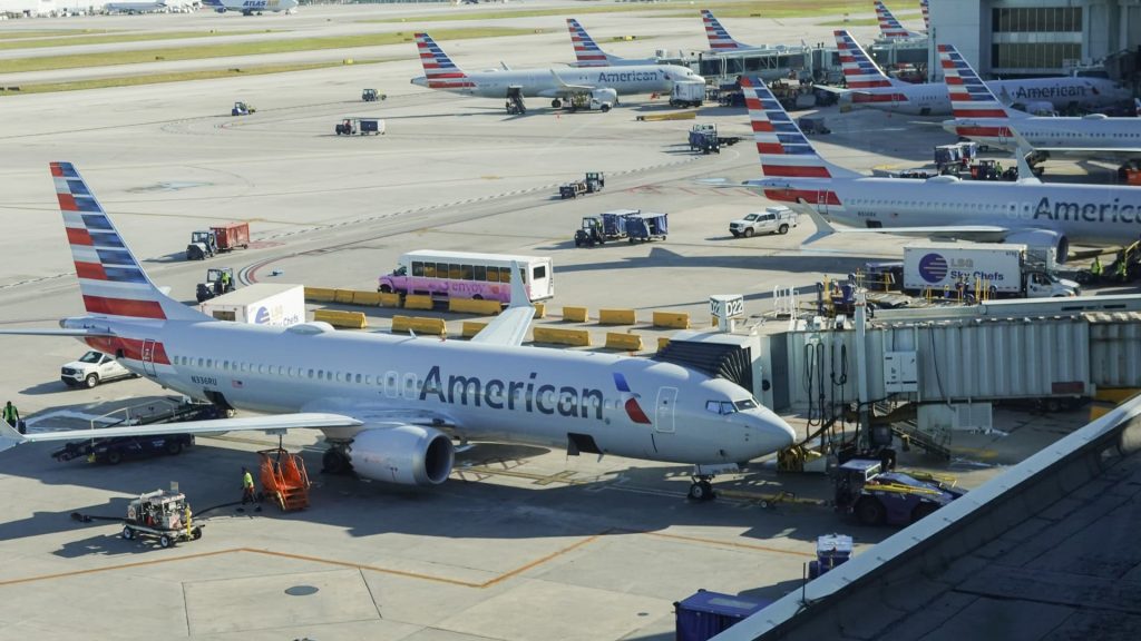 American Airlines temporarily grounded flights due to technical glitch Pakistan News Today