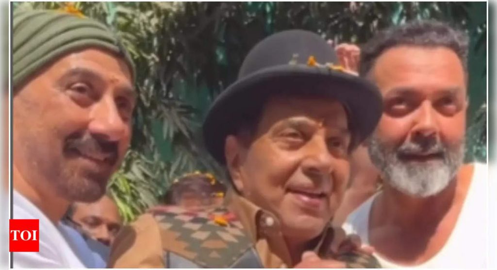 Dharmendra celebrates 89th birthday with sons Sunny and Bobby Deol Pakistan News Today