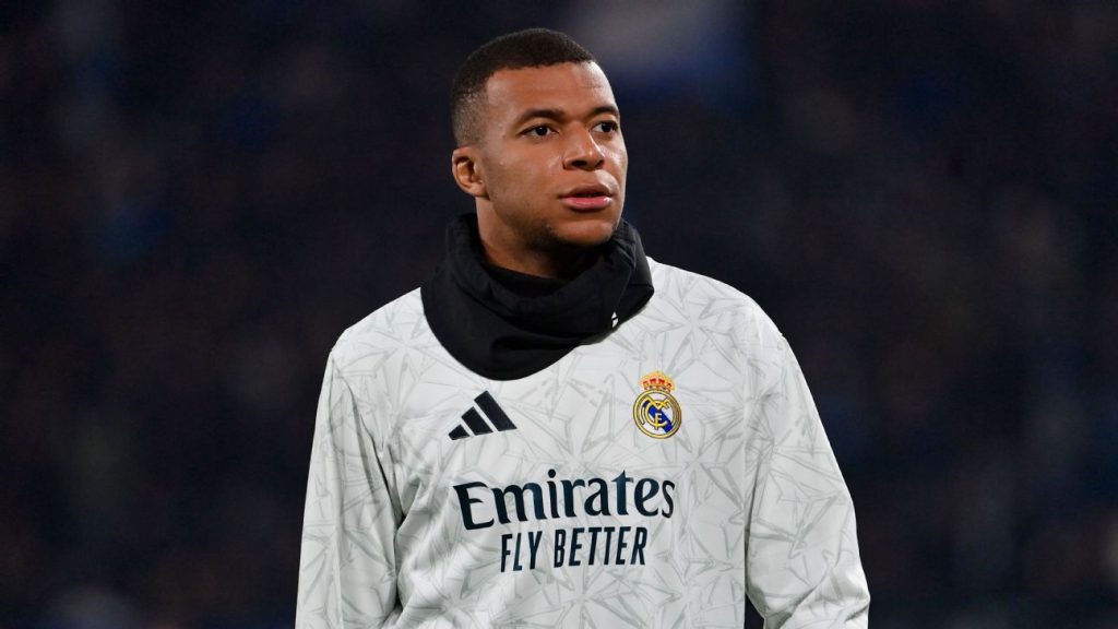 Injured Mbappe to travel with Real Madrid to Qatar with Pakistan News Today