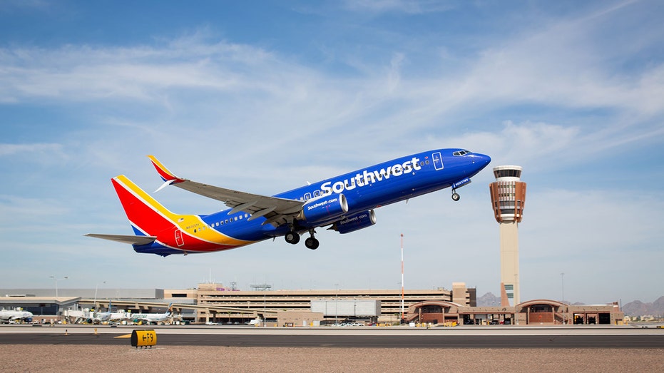 SWA plane leaves PHX